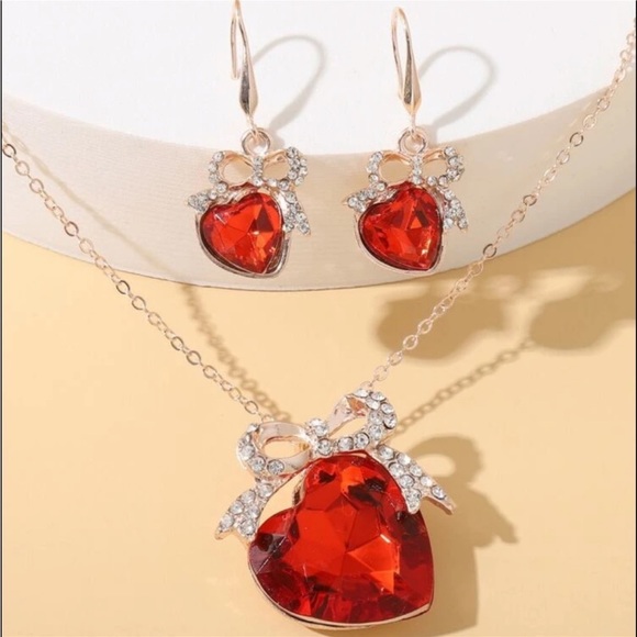 NEW| Vivianne Vintage Crystal & Ruby Hearts & Bows Earring & Necklace Set - Picture 1 of 14
